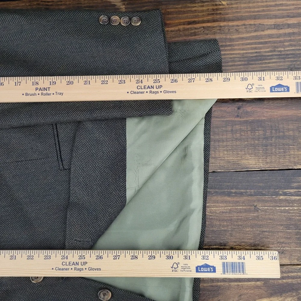 Oscar de la Renta before completing